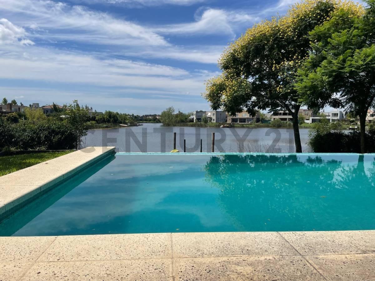 Casa a la laguna con 6 dormitorios en venta en Santa Catalina — foto 1