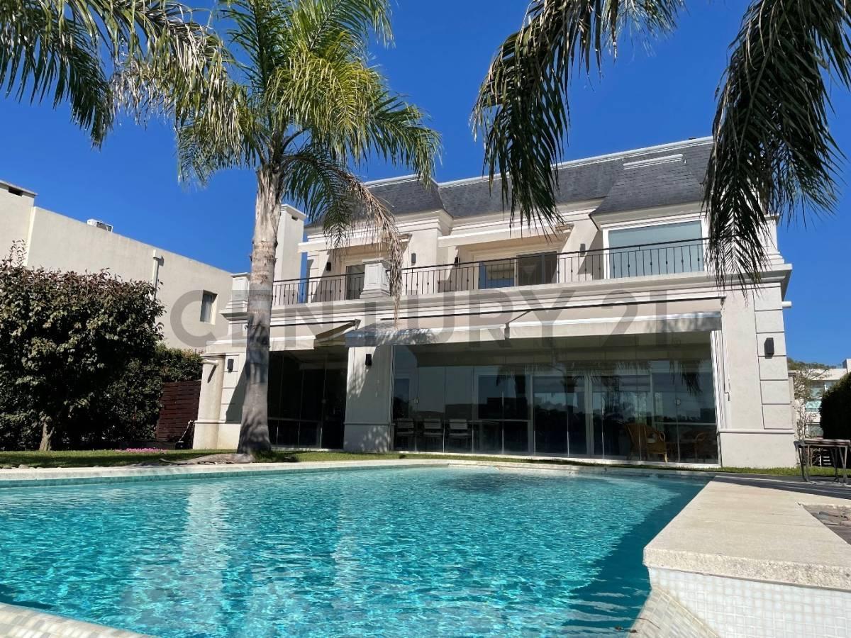 Casa a la laguna en venta en Los Lagos Nordelta estilo clási — foto 1