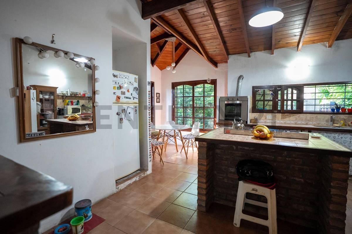 Casa en Venta con 3 dormitorios , City Bell , entre caminos , Apta Crédito — foto 1