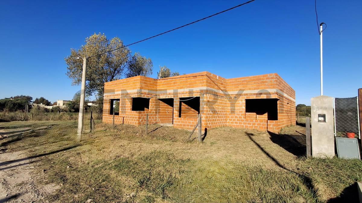 Casa 157 m² en obra avanzada sobre lote esquina de 600 m² | Lindera a Haras Santa María | Sin expens — foto 1