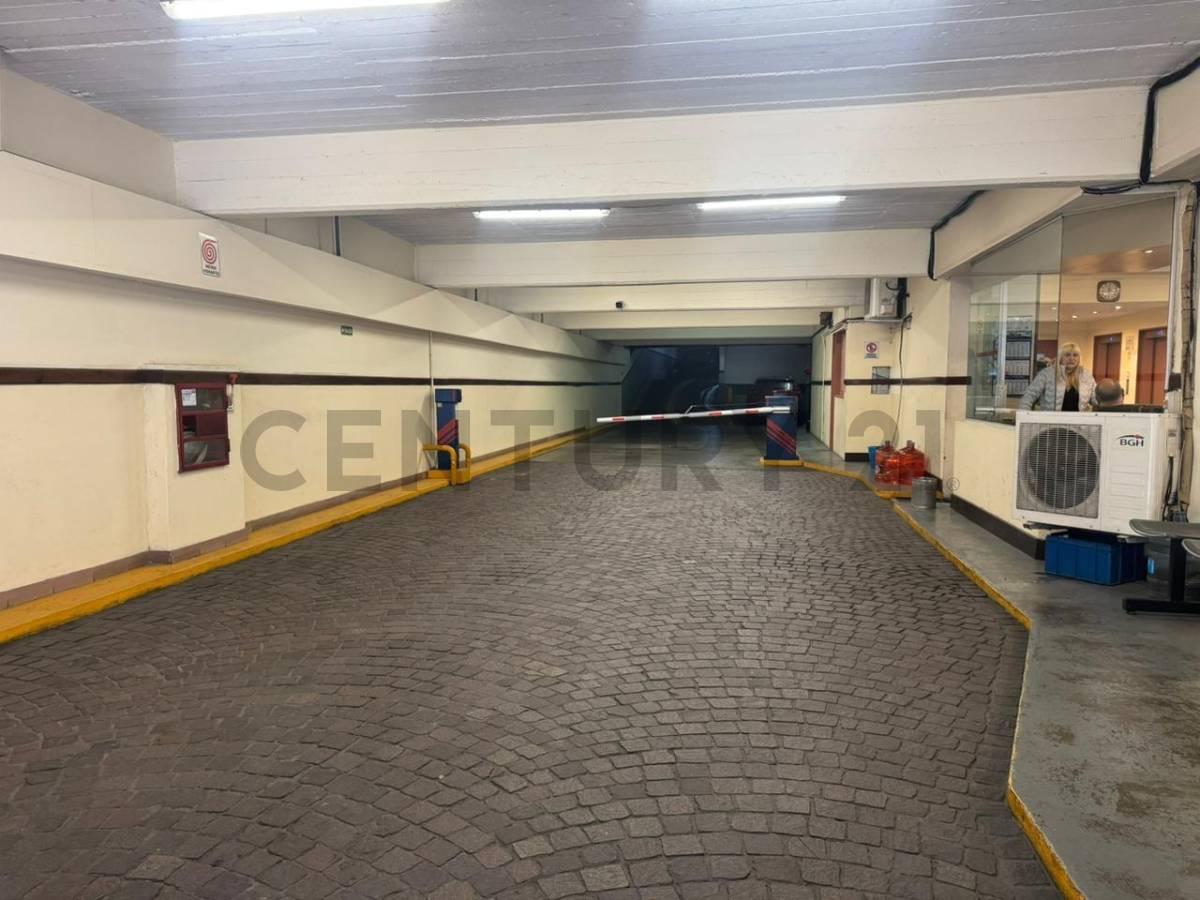 Cochera en venta en Monserrat — foto 1