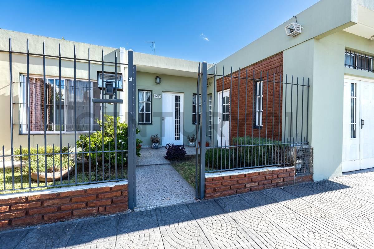 venta casa 4 ambientes San Antonio de Padua con pileta quincho y garage para 2 autos — foto 1