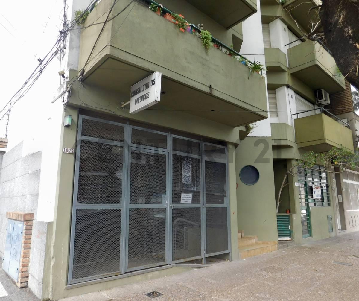 Local Comercial y Apto Profesional en Venta | Destinos: Consultorios Médicos - Oficinas - | Ideal para Invertir — foto 1