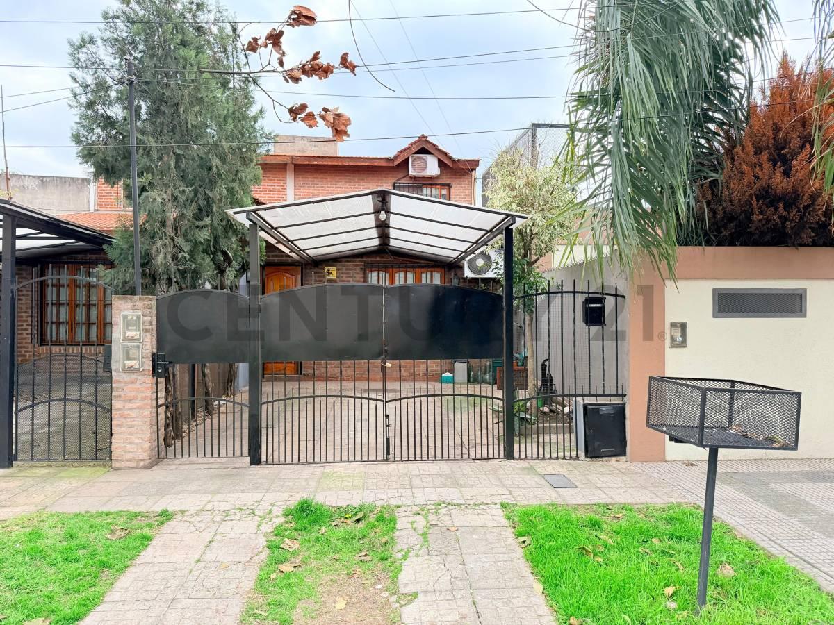 VENTA DUPLEX PH 3 AMBIENTES CASTELAR COCHERA PATIO — foto 1