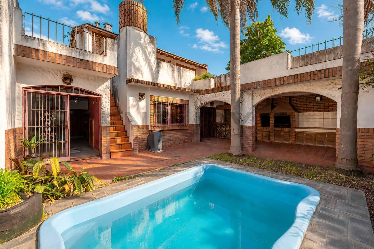 VENTA CASA MAS DEPARTAMENTO CUATRO AMBIENTES CASTELAR — foto 1