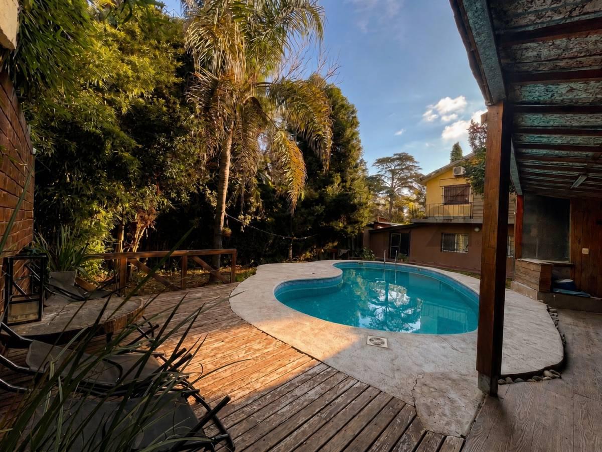 CASA EN VENTA 4 AMBIENTES PARQUE LELOIR CON JARDIN PILETA APTA CREDITO — foto 1