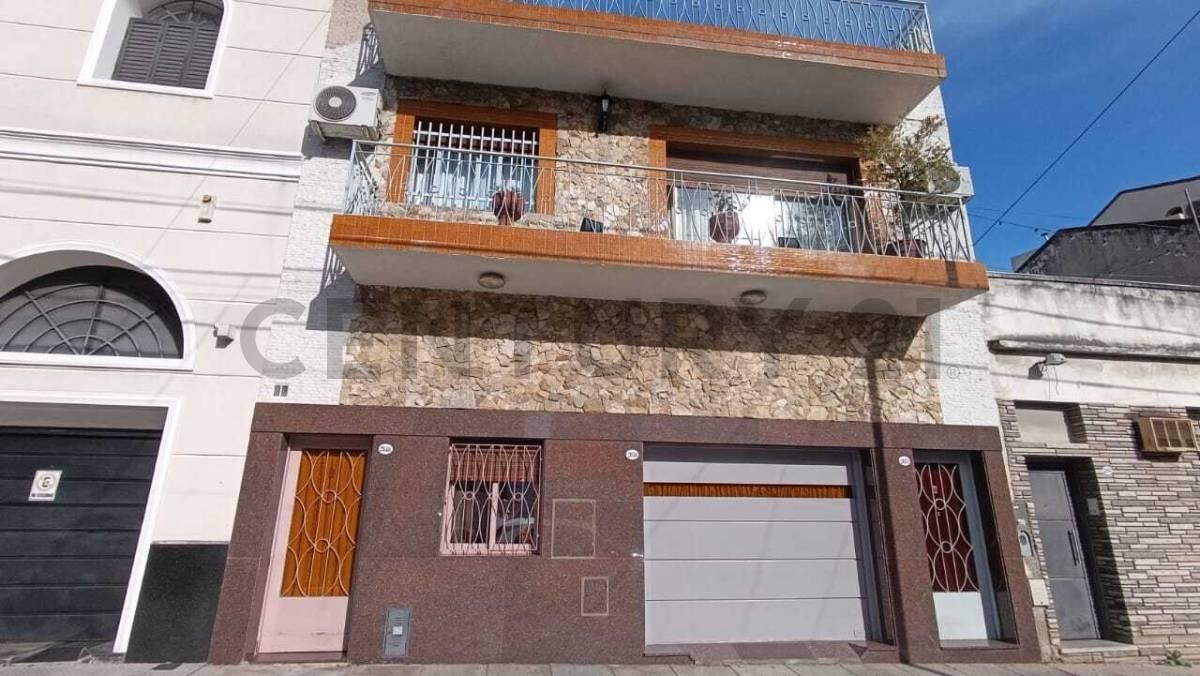 Venta 2 Casas independientes con Garage y Terraza Flores — foto 1