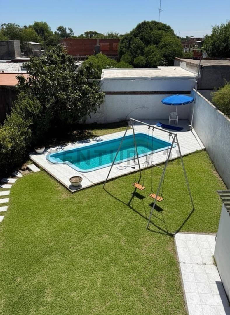 VENTA CASA 3 AMBIENTES CON PISCINA MORON PALOMAR — foto 1