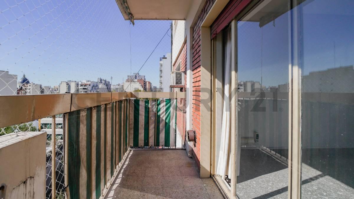 VENTA DEPTO 4 AMB. CON BALCON Y COCHERA-FLORES — foto 1