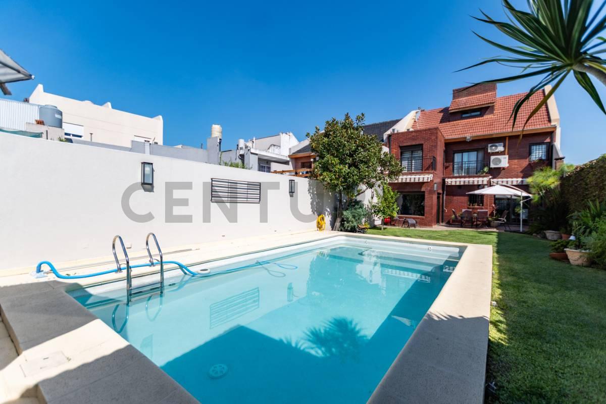 VENTA CASA 5 AMB CON JARDIN, PILETA Y COCHERA EN BARRIO NAON LOTE PROPIO — foto 1