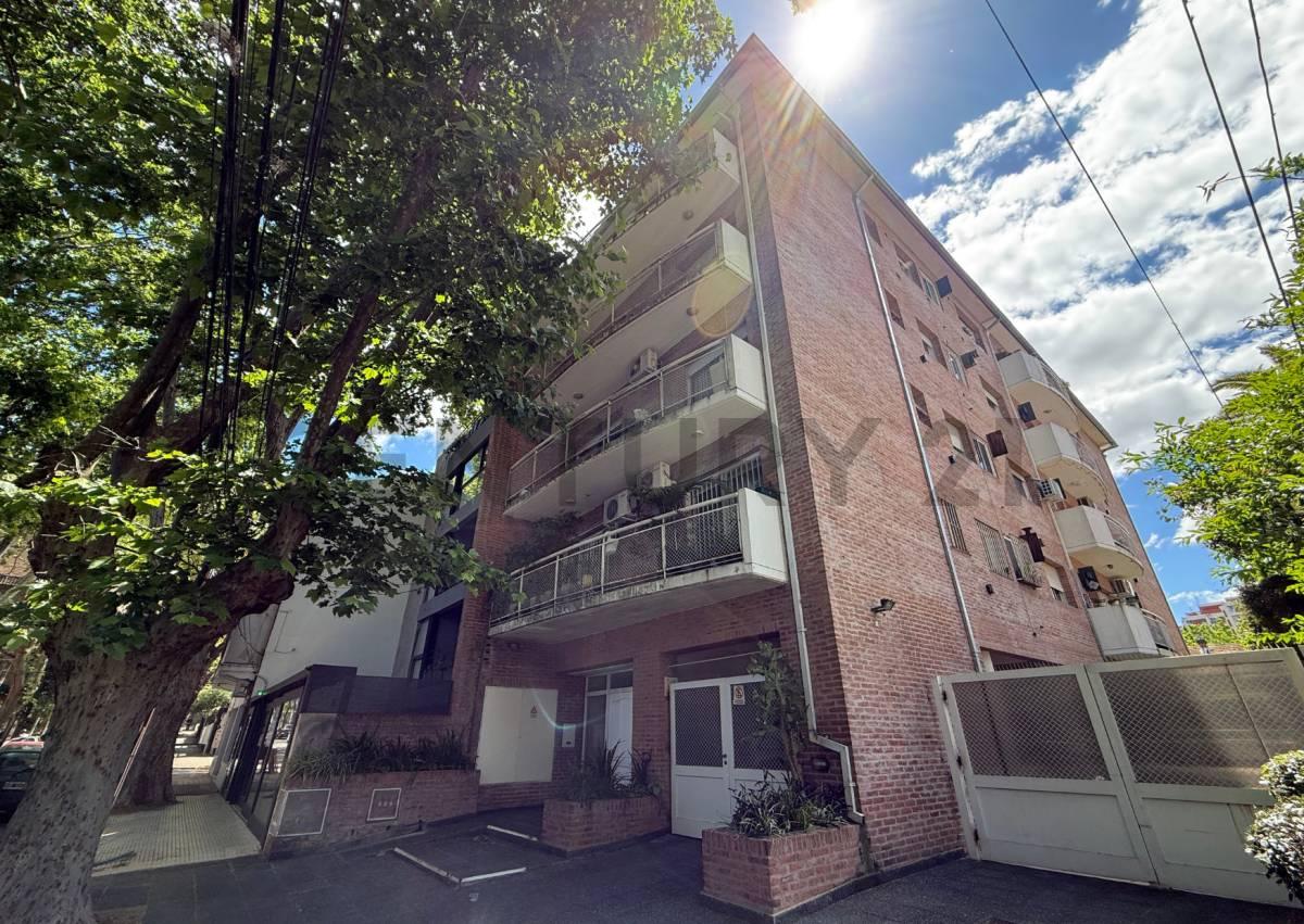 VENTA-ESPECTACULAR DEPARTAMENTO DUPLEX 3 AMBIENTES CON COCHERA CUBIERTA EN VICENTE LOPEZ — foto 1