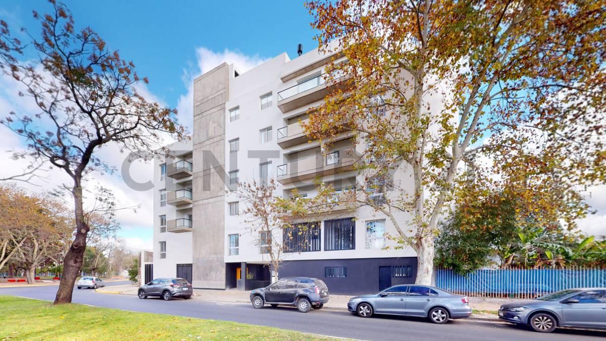 Venta de departamento un dormitorio con cochera — foto 1