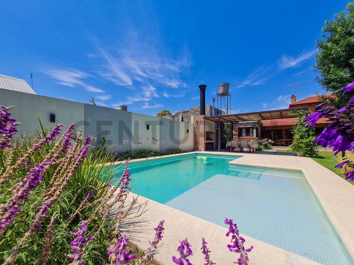 Casa de 4 dormitorios con parque y pileta — foto 1