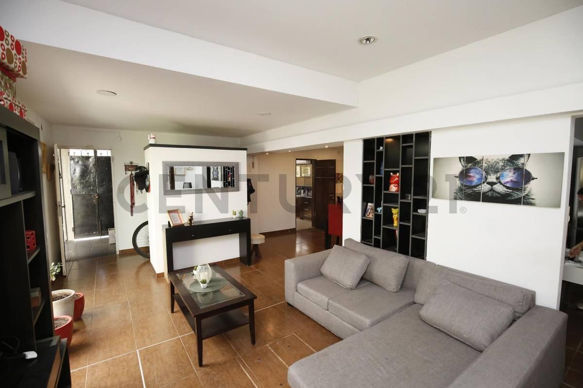 CASA EN VENTA EN LA PLATA LOS HORNOS — foto 1