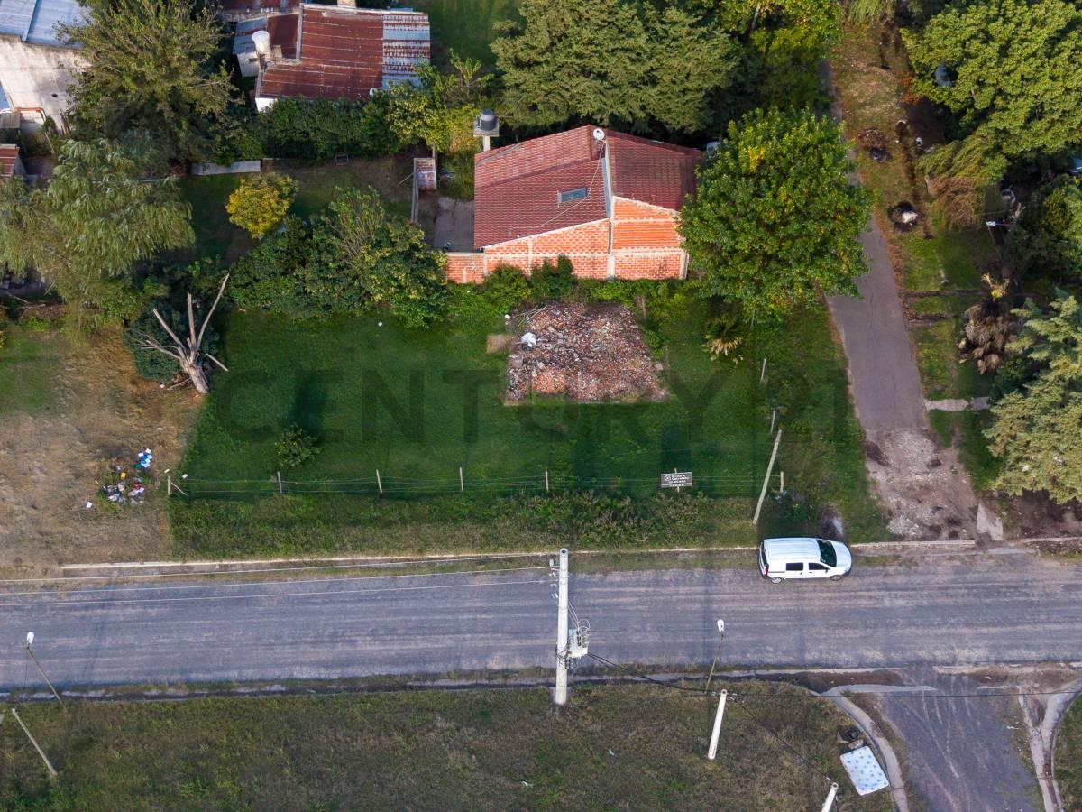Lote en venta en Gonnet arbolado y escriturado — foto 1