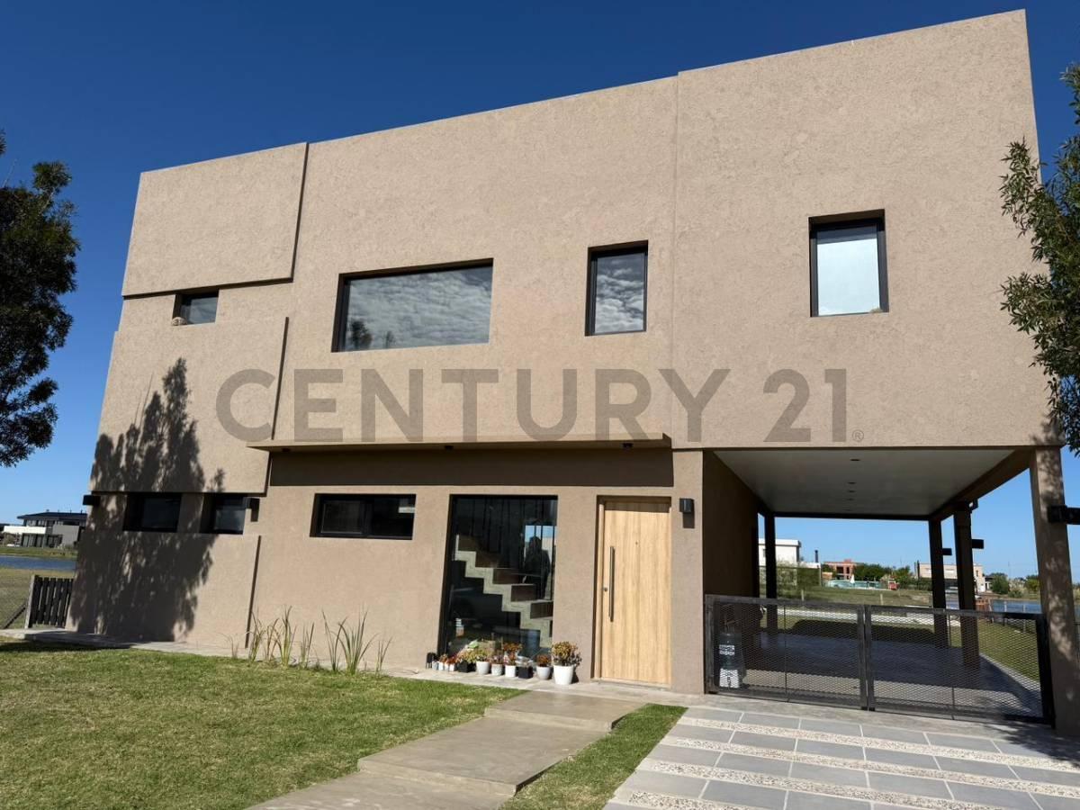 Casa en venta a la laguna en Hudson Magallanes, Pueblos del Plata — foto 1