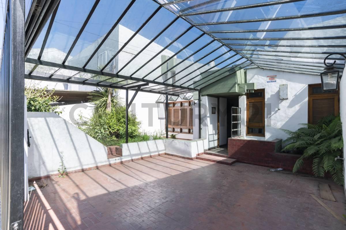 CASA EN VENTA EN RINGUELET DE 2 DORMITORIOS — foto 1