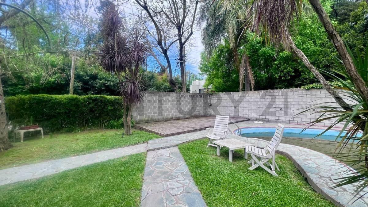 CASA EN VENTA EN VILLA ELISA GRAN LOTE CON PILETA - — foto 1