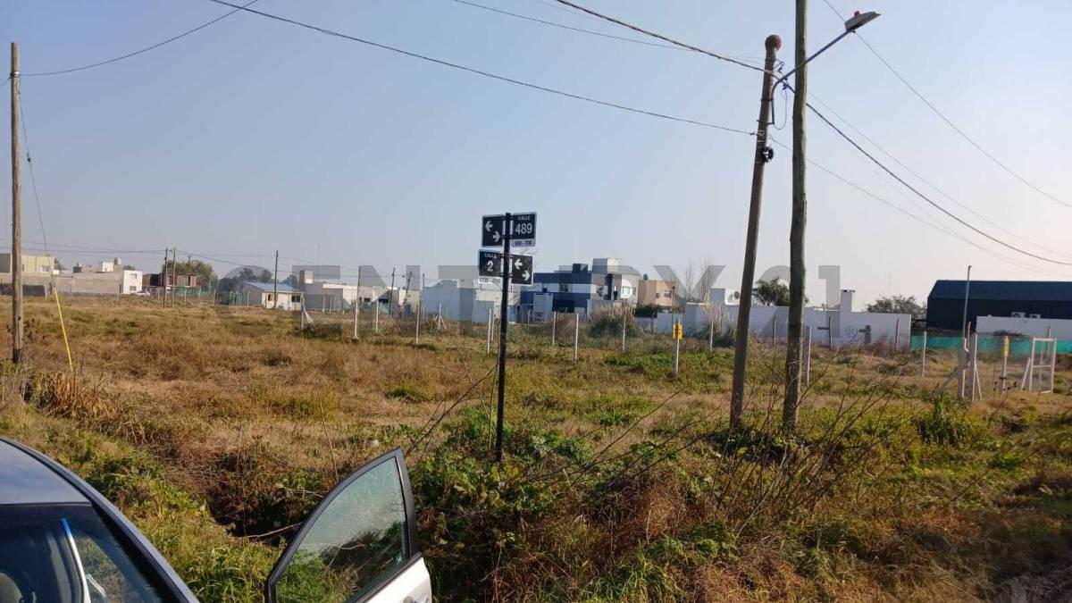 Terreno en Venta en Gonnet - Villa Castells – Zona residencial en crecimiento 2 y 489 — foto 1