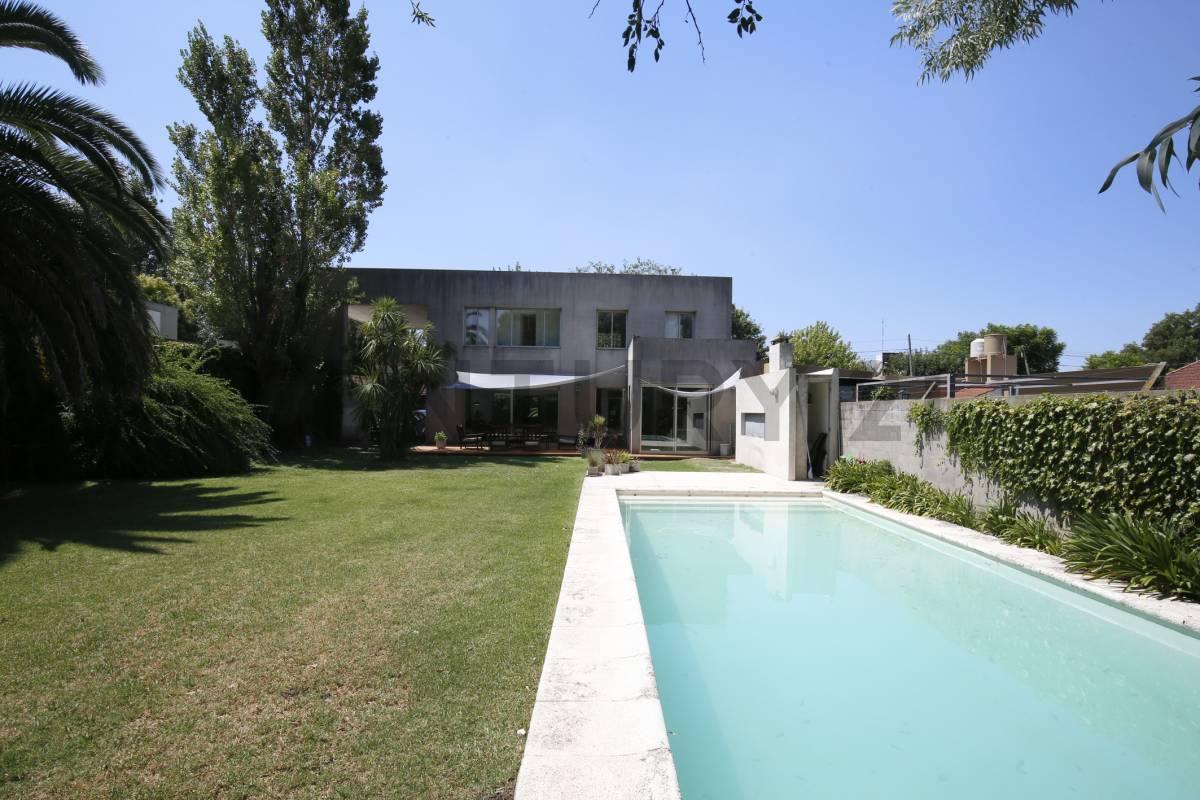 CASA EN VENTA EN CITY BELL MODERNA — foto 1