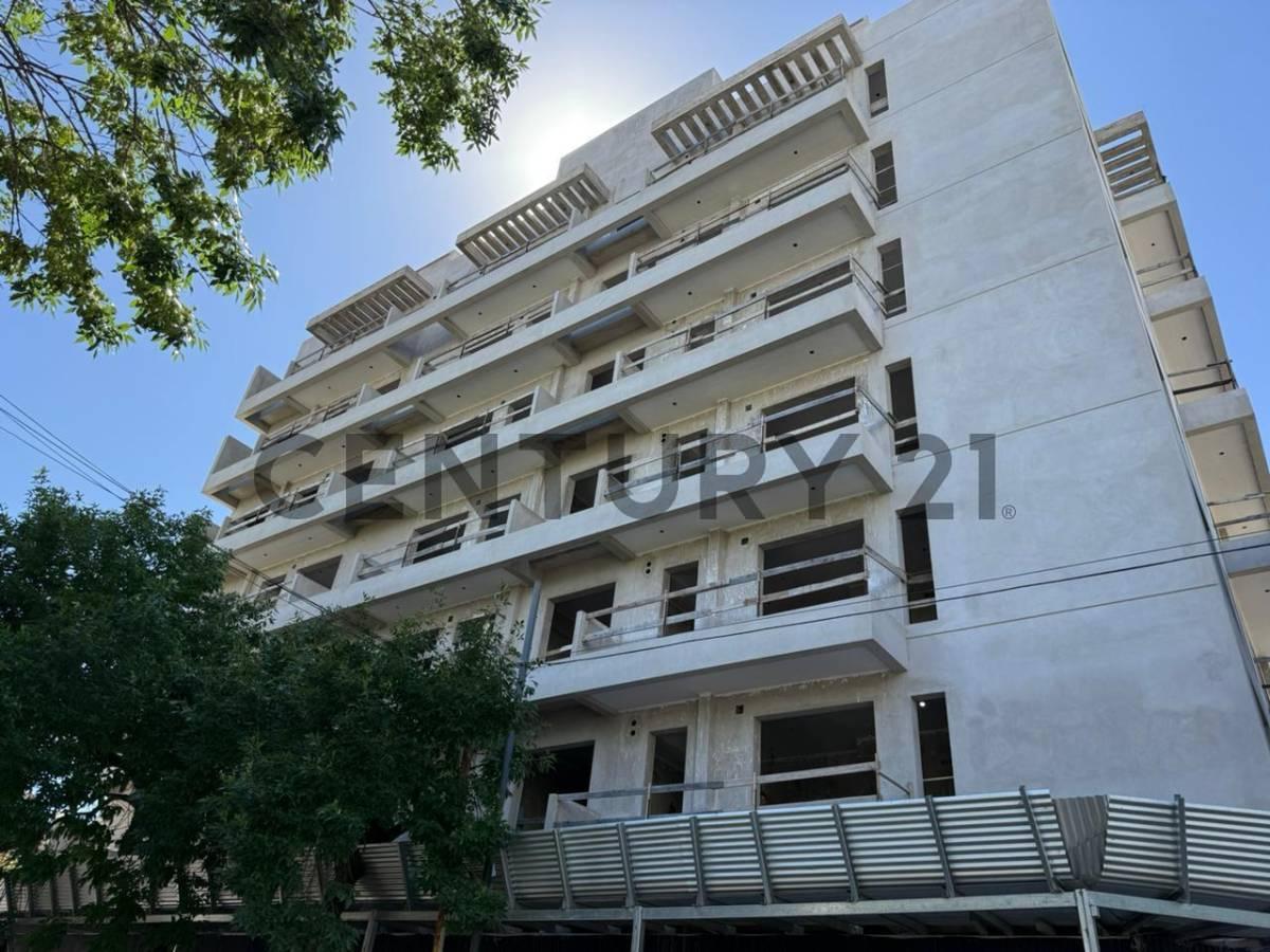 57 esquina 17 DEPARTAMENTO 2 DORMITORIOS CON COCHERA EN VENTA LA PLATA — foto 1