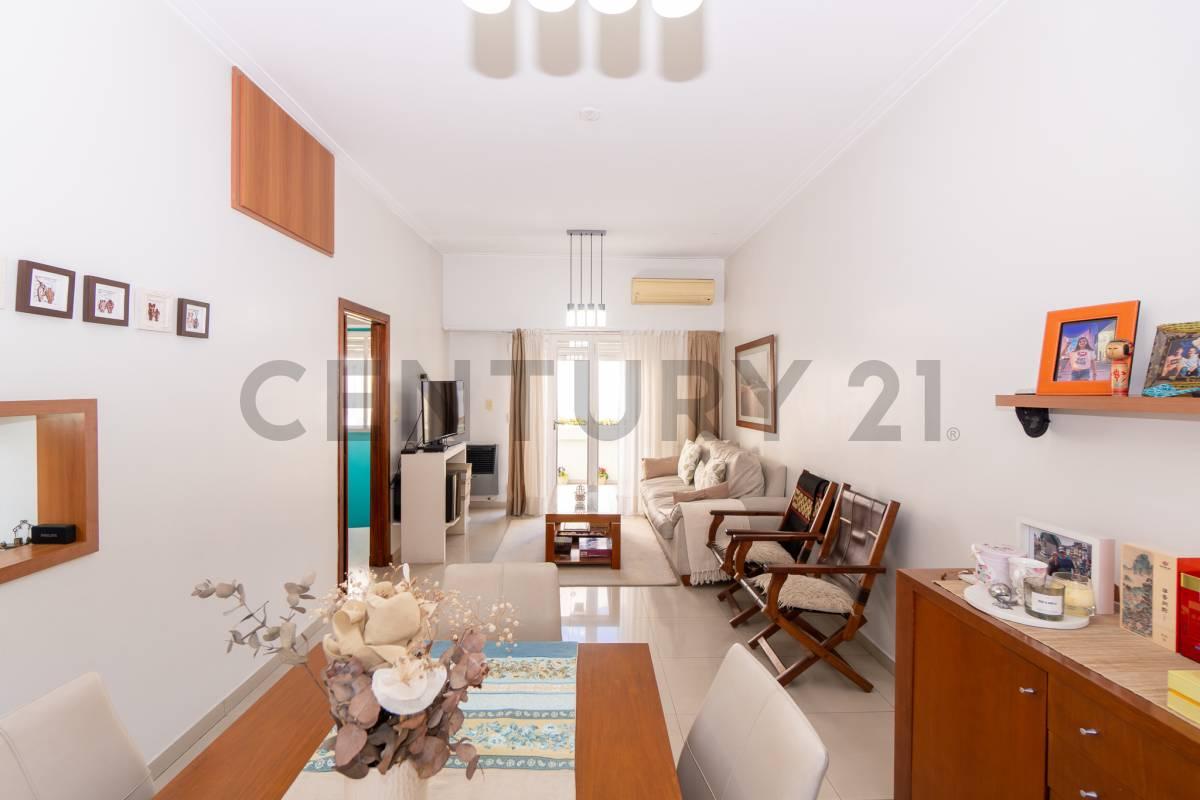 Casa en venta en La Plata ideal para uso institucional, profesional o vivienda — foto 1