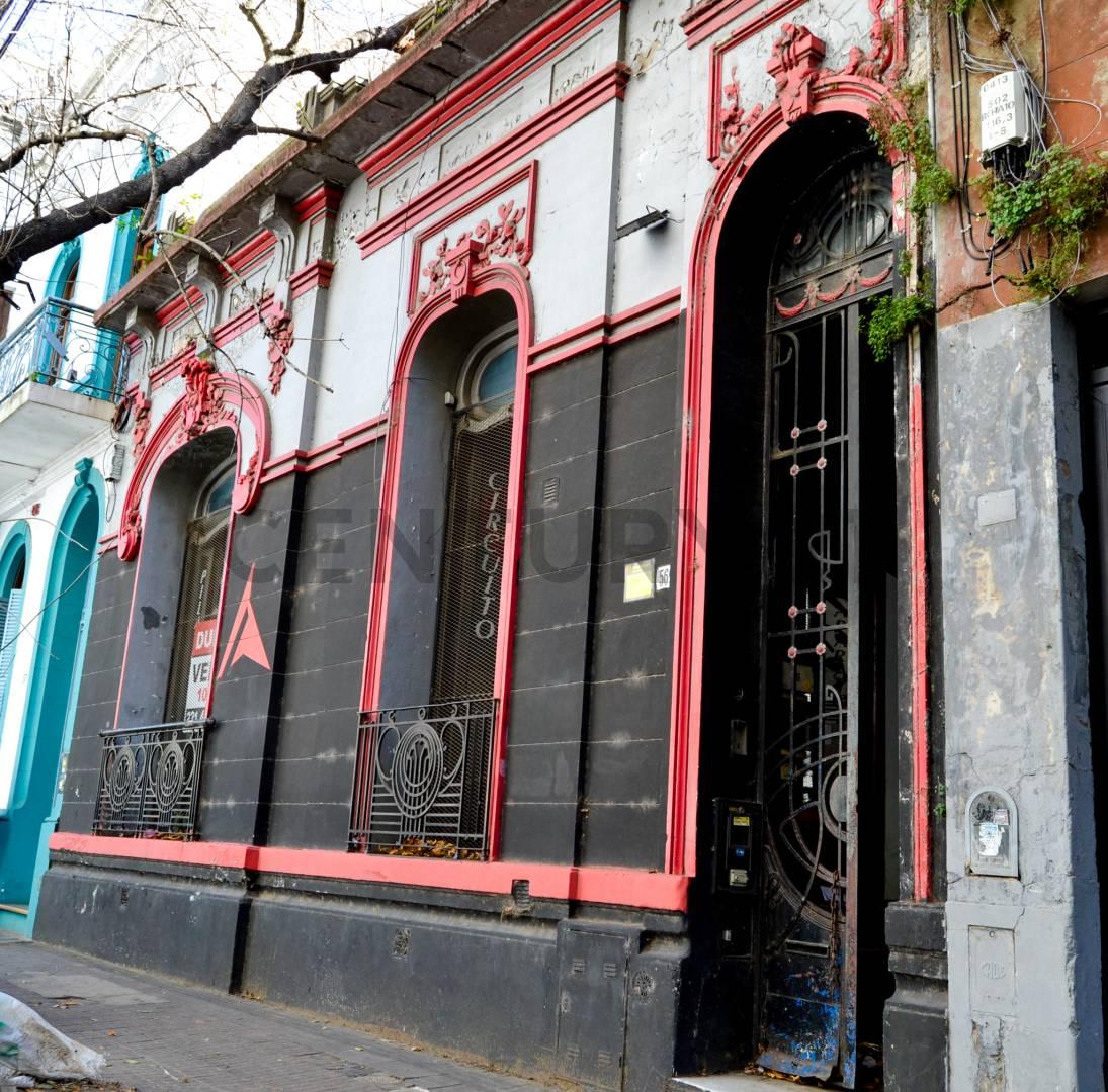 CASA EN VENTA EN LA PLATA DE 8 AMBIENTES — foto 1