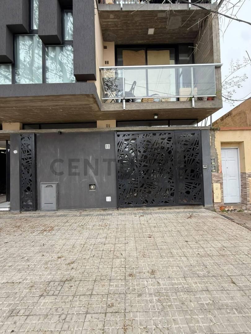 39 ENTRE 117 Y 118 PH 1 DORMITORIO EN ALQUILER CON COCHERA CUBIERTA LA PLATA — foto 1