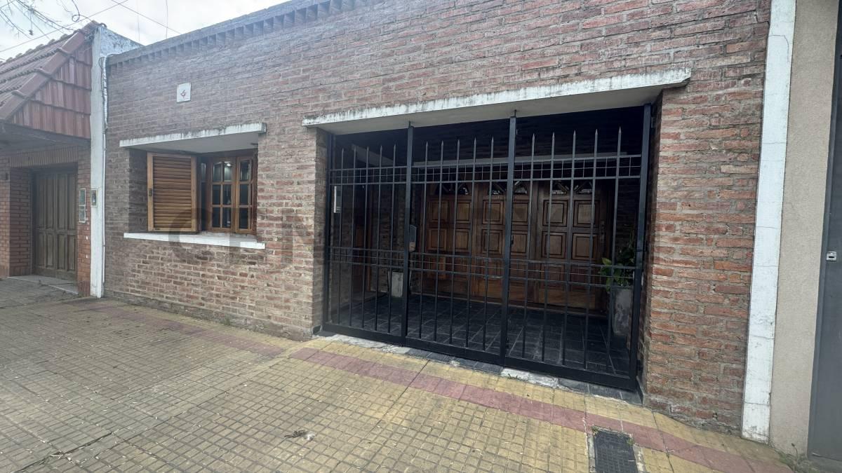 CASA EN VENTA EN LA PLATA DE 3 DORMITORIOS PARQUE SAN MARTIN — foto 1