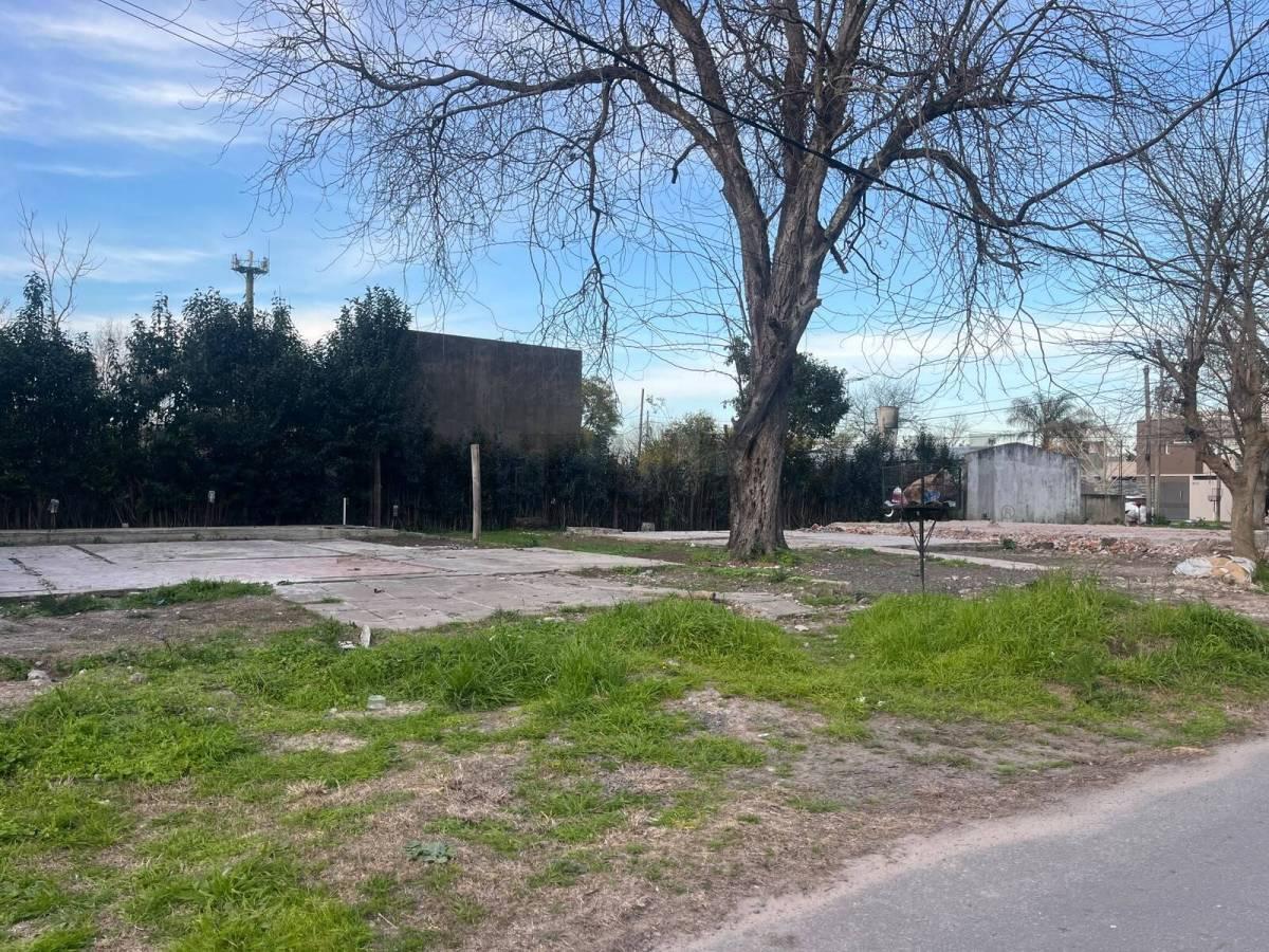 LOTE - TERRENO EN VENTA EN ESQUINA - 486 Y 11 - GONNET - 698M2 — foto 1