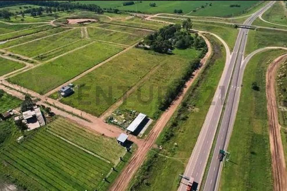 Lote Barrio Cerrado Dionisio, a la laguna Merlo — foto 1