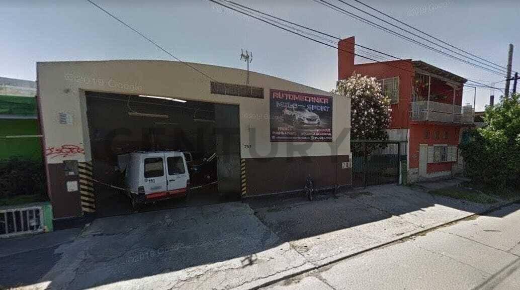 VENTA CASA CON AMPLIO GALPON ITUZAINGO — foto 1