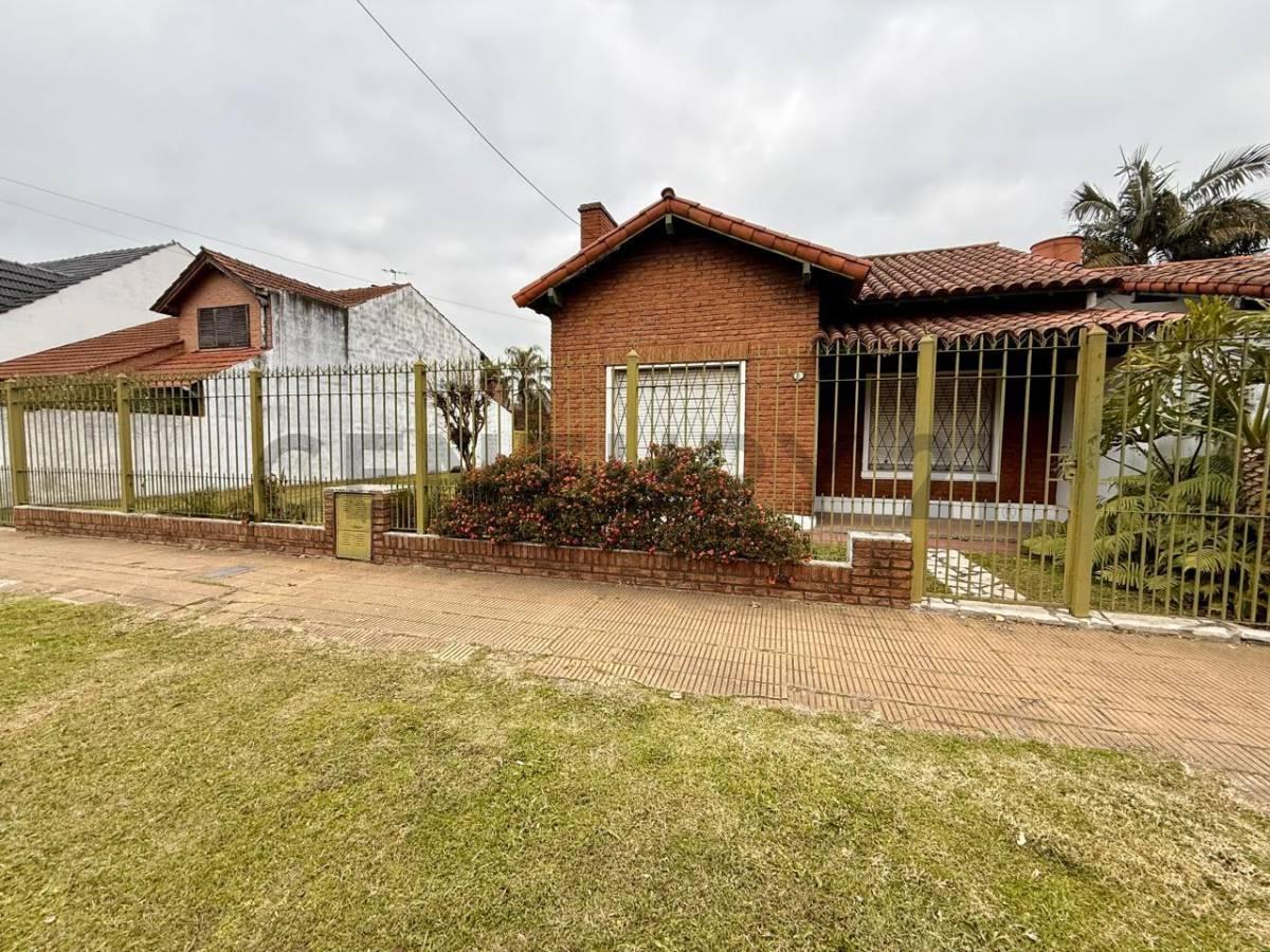 VENTA CASA 4 AMBIENTES AMPLIO LOTE, ITUZAINGO NORTE — foto 1