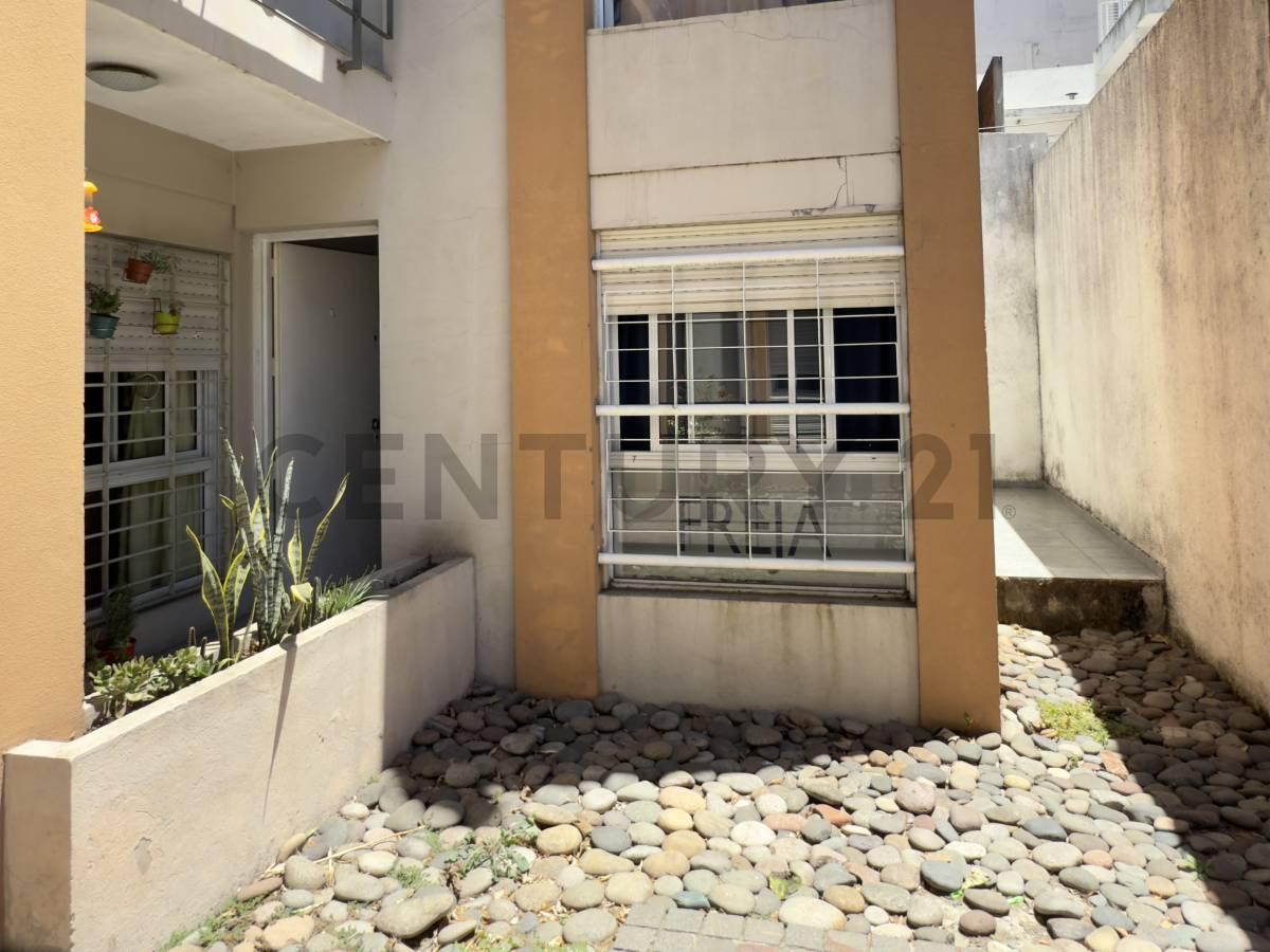 ALQUILER MONOAMBIENTE MORON CENTRO - A pasos de Universidad de Moron- Patio uso comun- Exclusivo Viv — foto 1