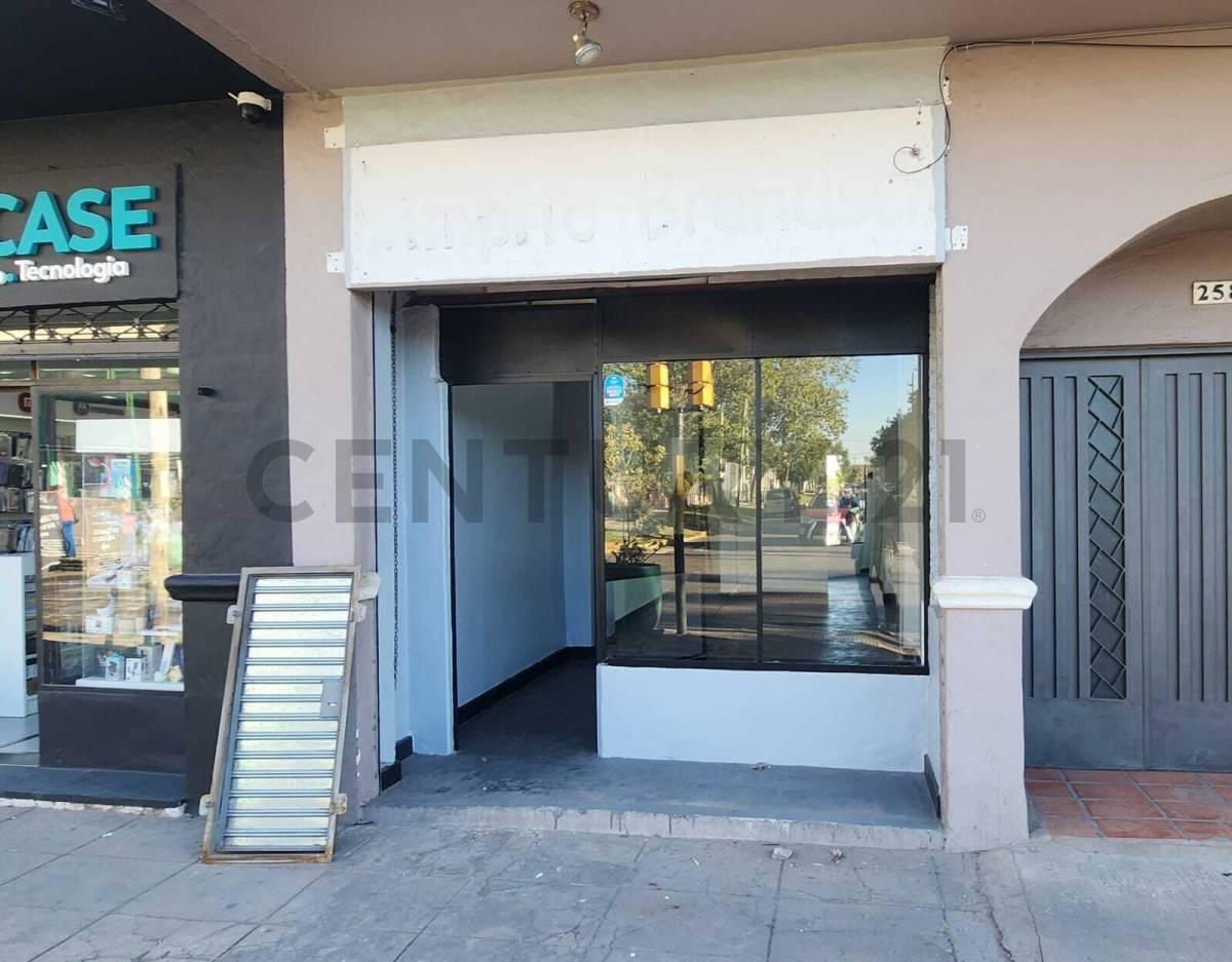 Alquiler Local Comercial 3 x 7 m | Excelente Ubicación sobre Brandsen | A metros del Hospital de Itu — foto 1
