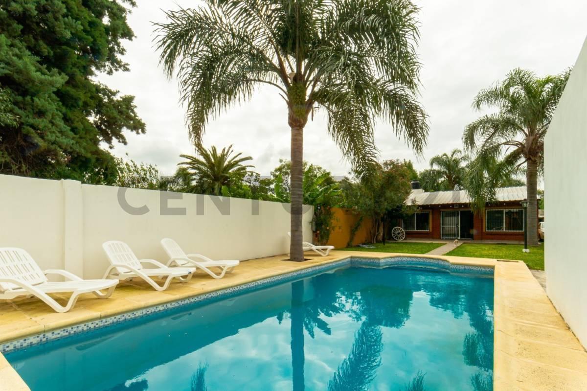 Venta casa de 2 dormitorios con pileta en Soldini — foto 1