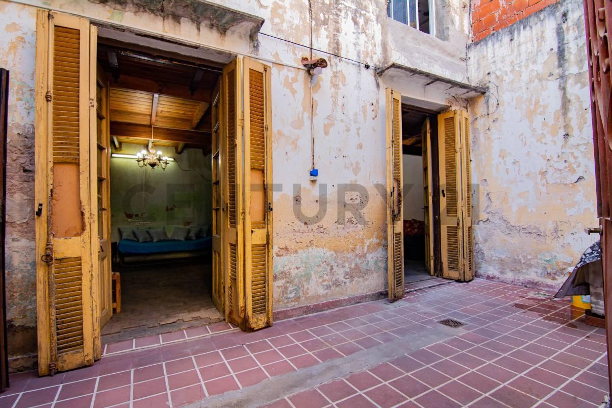 Venta Casa de pasillo de 3 dormitorios a reciclar en Pichincha, Rosario — foto 1