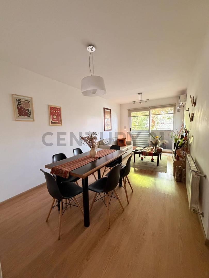 Venta de 2 Dormitorios con balcón corrido y cochera en Lourdes, Rosario — foto 1