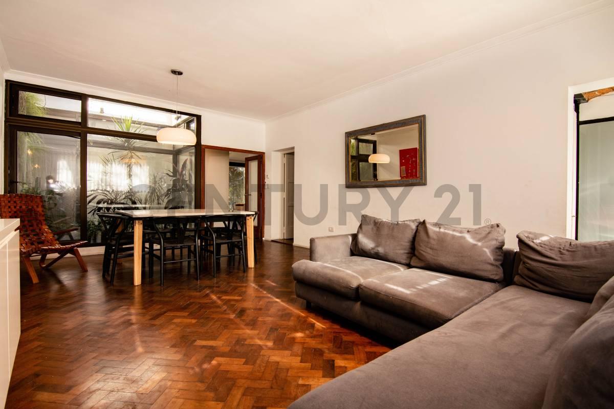 Venta Casa de 4 Dormitorios y jardín en Echesortu, Rosario — foto 1