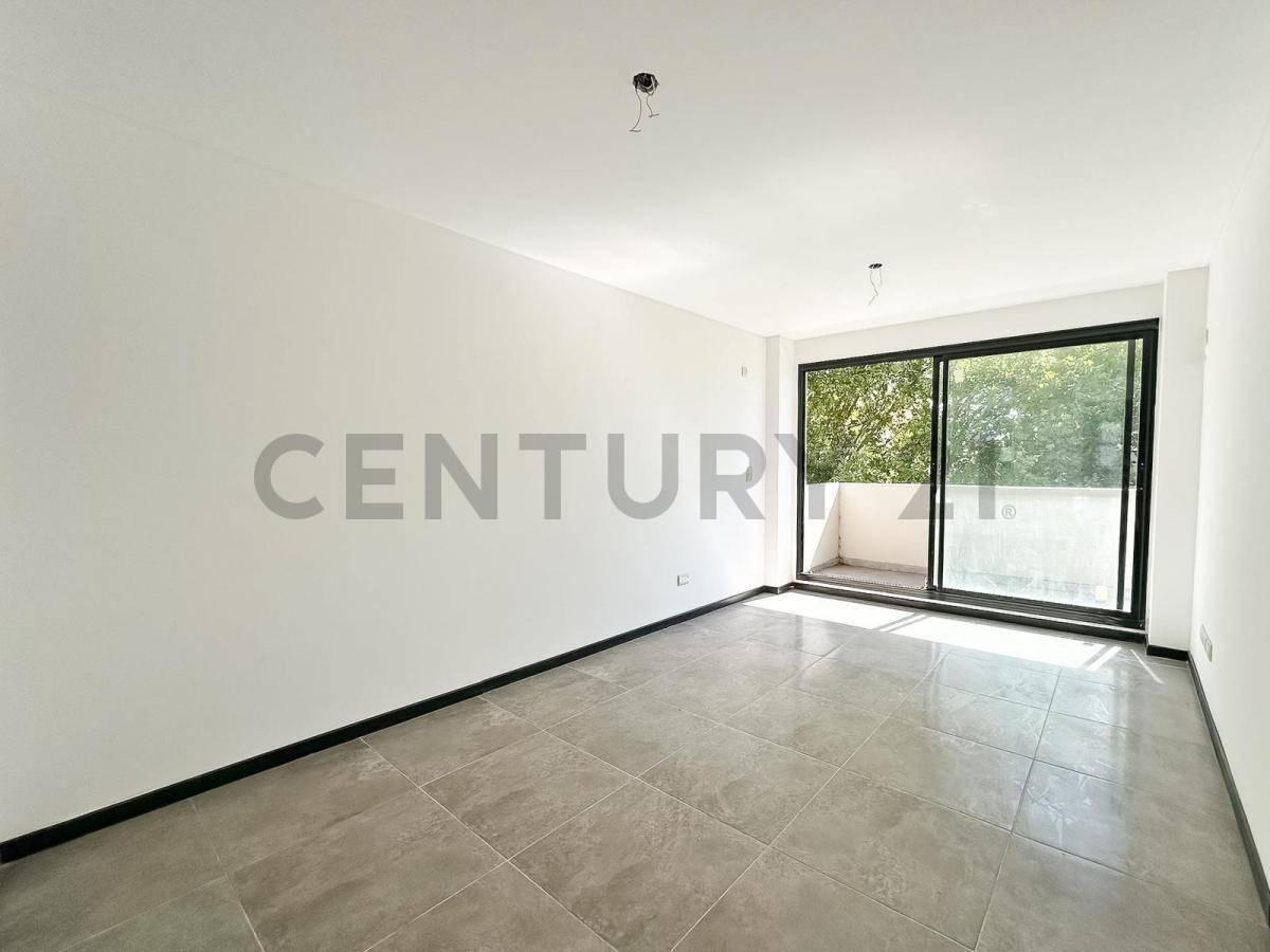 Venta Departamento de 1 Dormitorio con balcón al frente en Lourdes, Rosario — foto 1