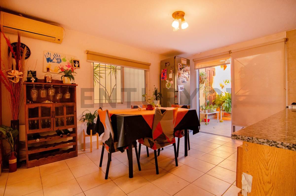 Venta Casa de pasillo (no ph) de 2 Dormitorios con patio en Arroyito, Rosario — foto 1