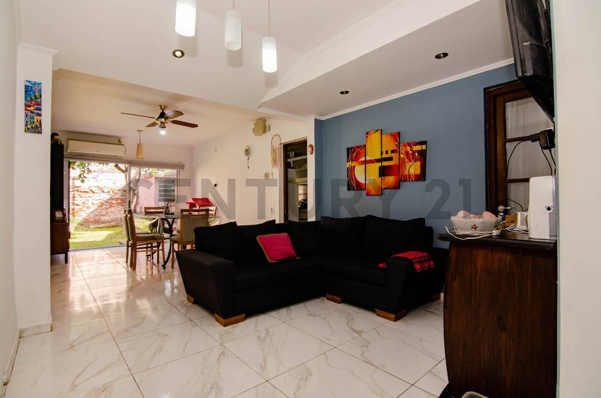 Venta Casa de 2/3 Dormitorios con frente de local y cochera doble en Alvear, Rosario — foto 1