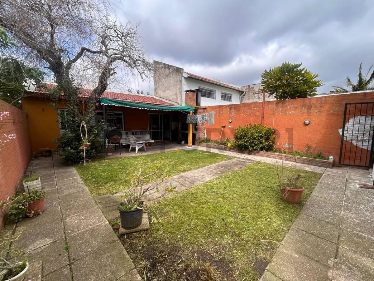 Venta de Casa de 3 Dormitorios en Parque San Martin - La Plata — foto 1