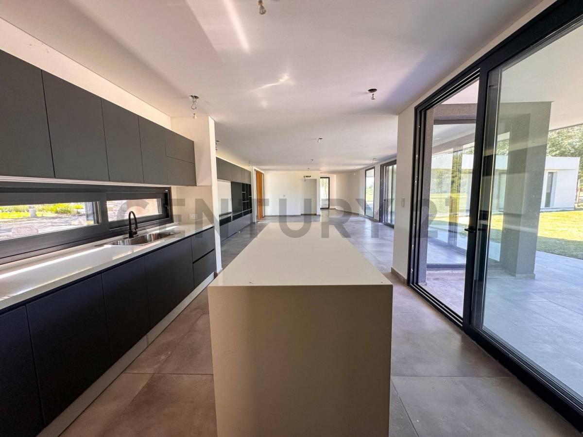 Casas en venta en Haras del Sur, 4 dormitorios — foto 1