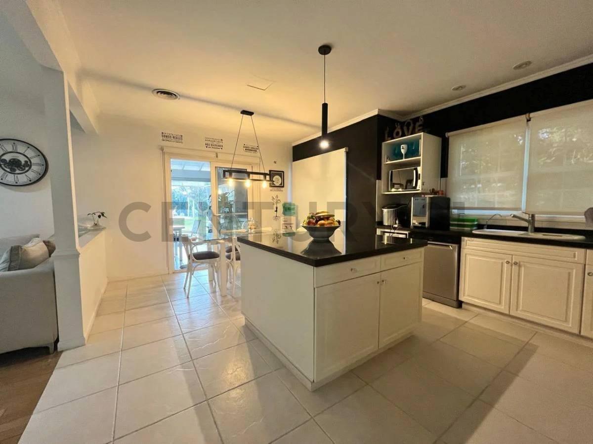 Casas en venta en Abril Hudson, 4 dormitorios con pileta barrio privado — foto 1