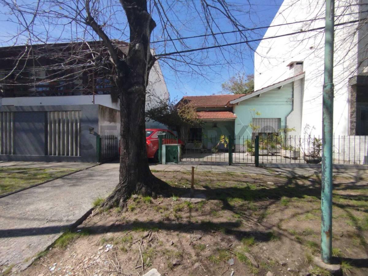 en venta casa o lote en 502 entre 14 y 15 de Gonnet sobre lote de 10 por 50 2 dormitorios — foto 1
