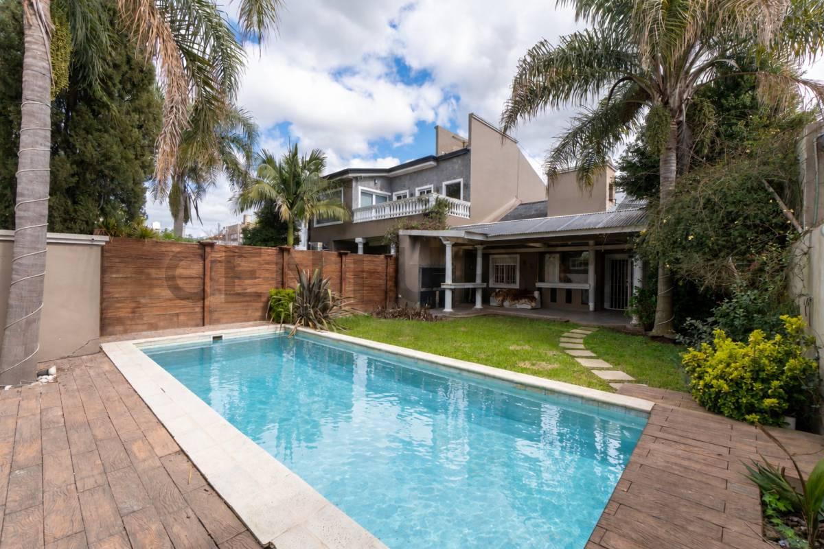 CASA DE 3 DORMITORIOS EN VENTA. UNA PLANTA EN VILLA CASTELLS — foto 1