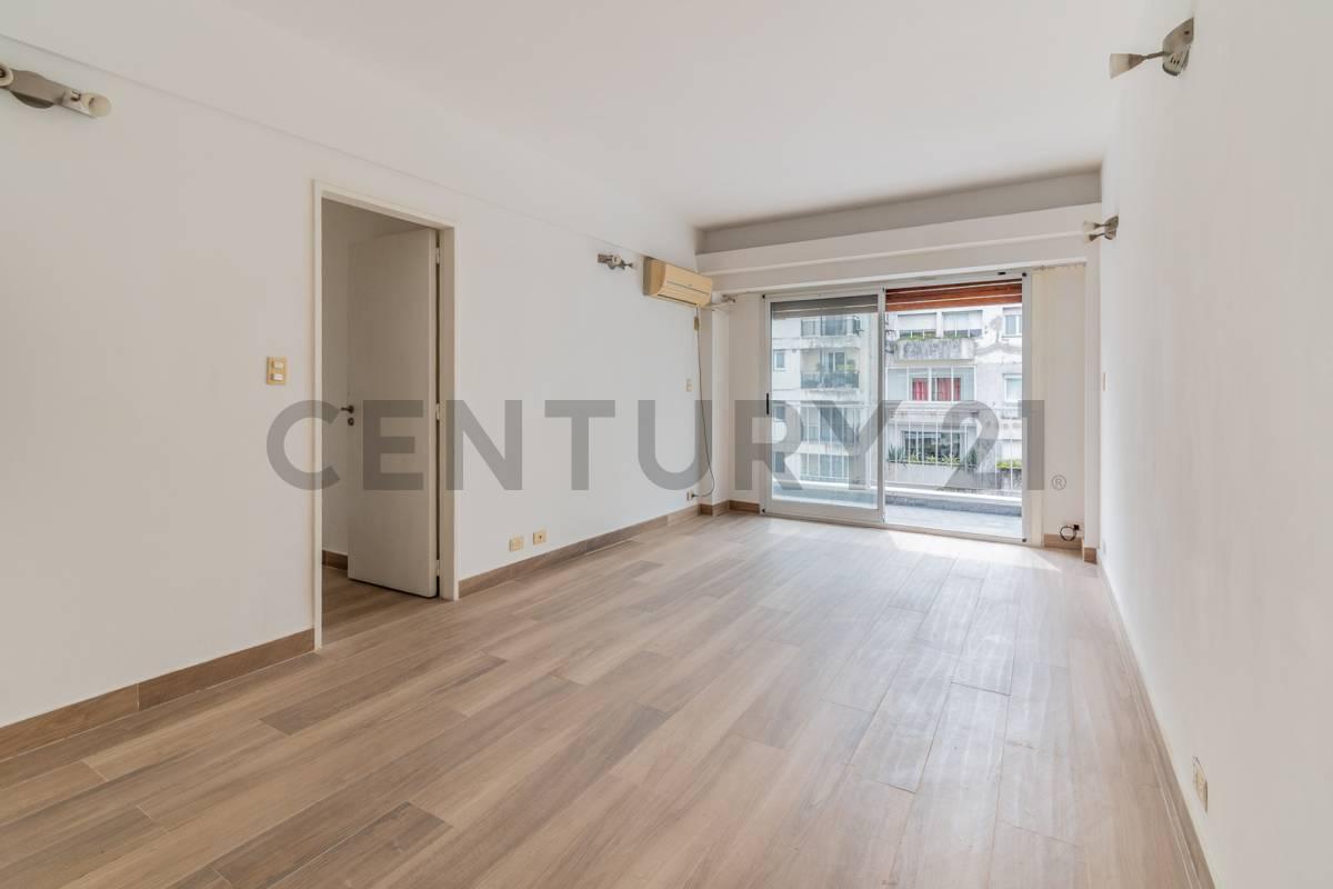 VENTA DEPARTAMENTO 3 AMBIENTES CON DEPENDENCIA Y BALCÓN CORRIDO EN PALERMO CHICO — foto 1