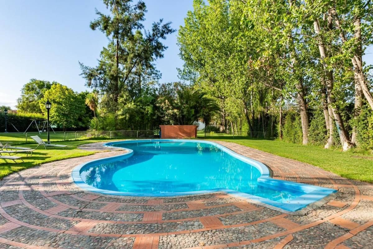 CASA EN VENTA CHACRAS DE CORIA — foto 1