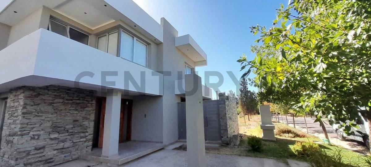 CASA EN BARRIO PRIVADO EL MARQUESADO, CARRODILLA — foto 1